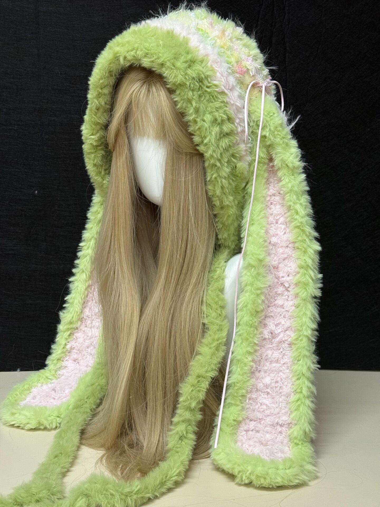 Rosa-Grüne Kapuze mit Hasenohren, Kawaii Plüsch Kaninchen Wintermütze, Weicher Handgemachter Kapuzenschal