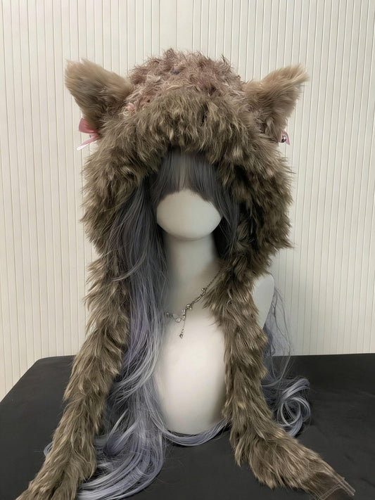 Brauner Wolfsohren-Plüschhut – Handgemachter Häkel-Tierkapuzenschal