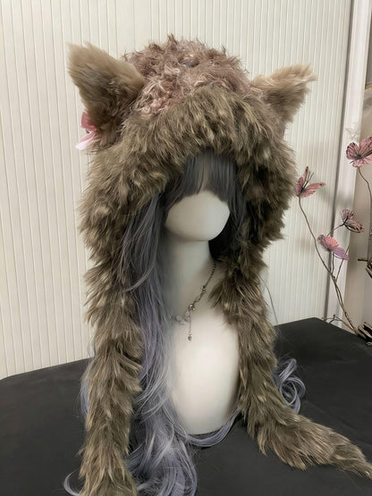 Brauner Wolfsohren-Plüschhut – Handgemachter Häkel-Tierkapuzenschal