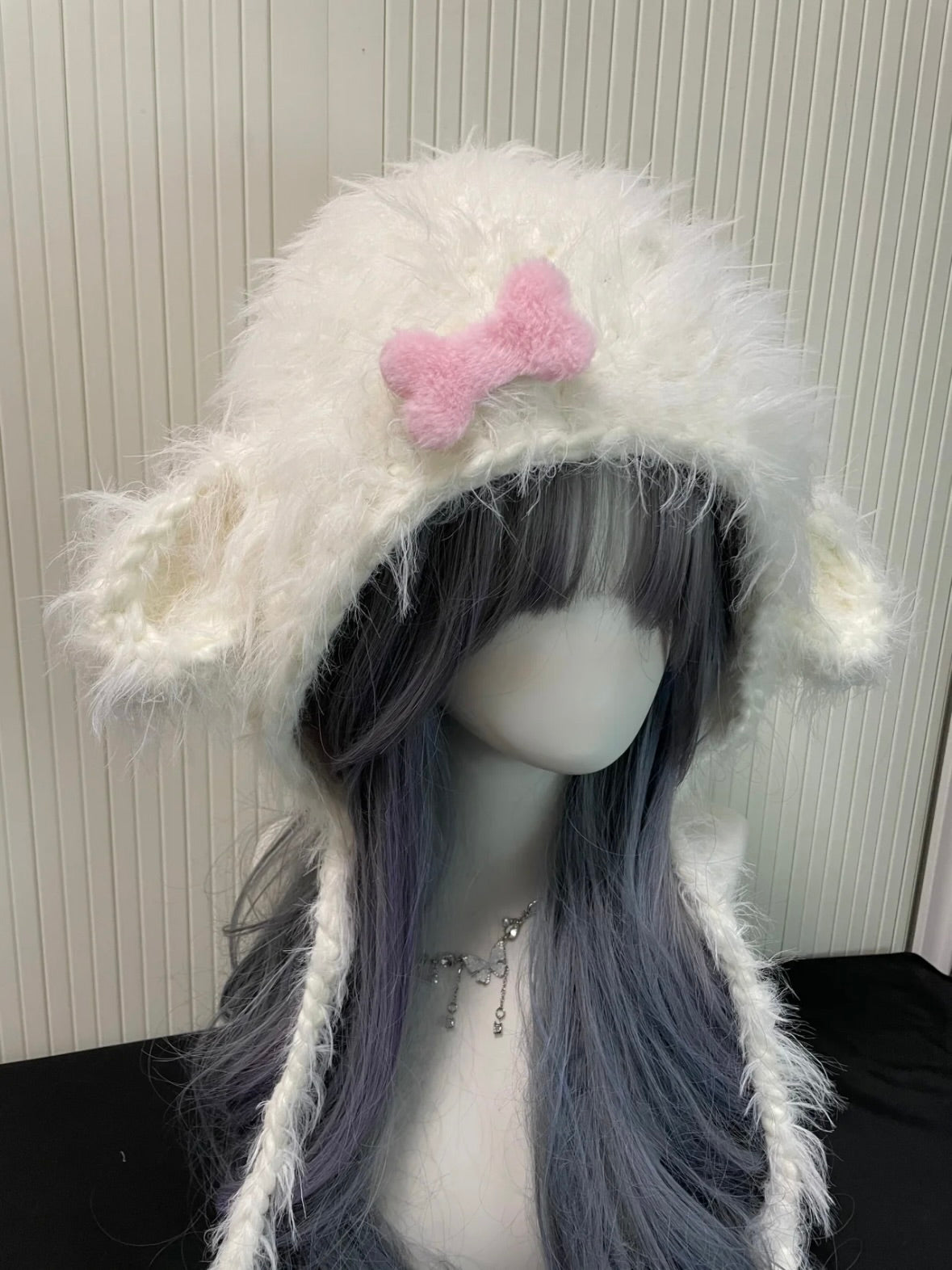 Mignon Bonnet d'Hiver en Peluche Douce en Forme d'Oreilles d'Agneau Blanc avec Nœud Rose, Chapeau Kawaii