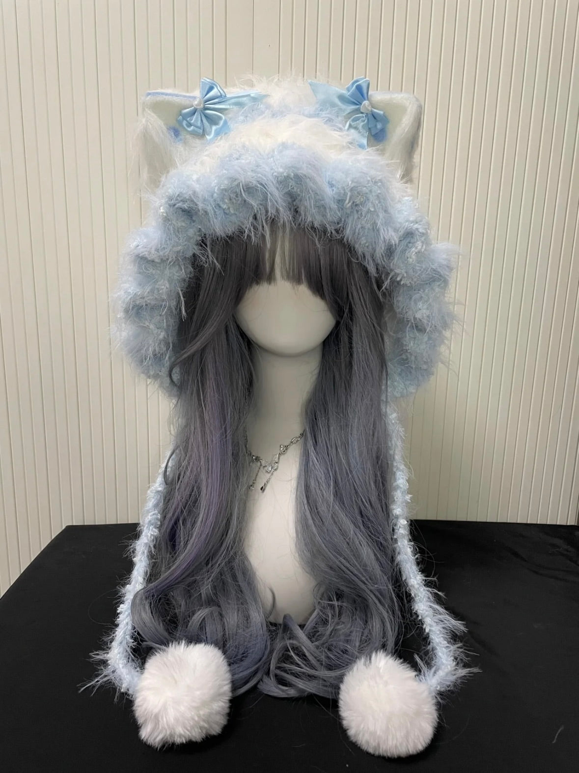 Kawaii Blaue Katzenohren Fellkapuze | Flauschige Pastell Wintermütze mit Pompons | Soft Girl Lolita