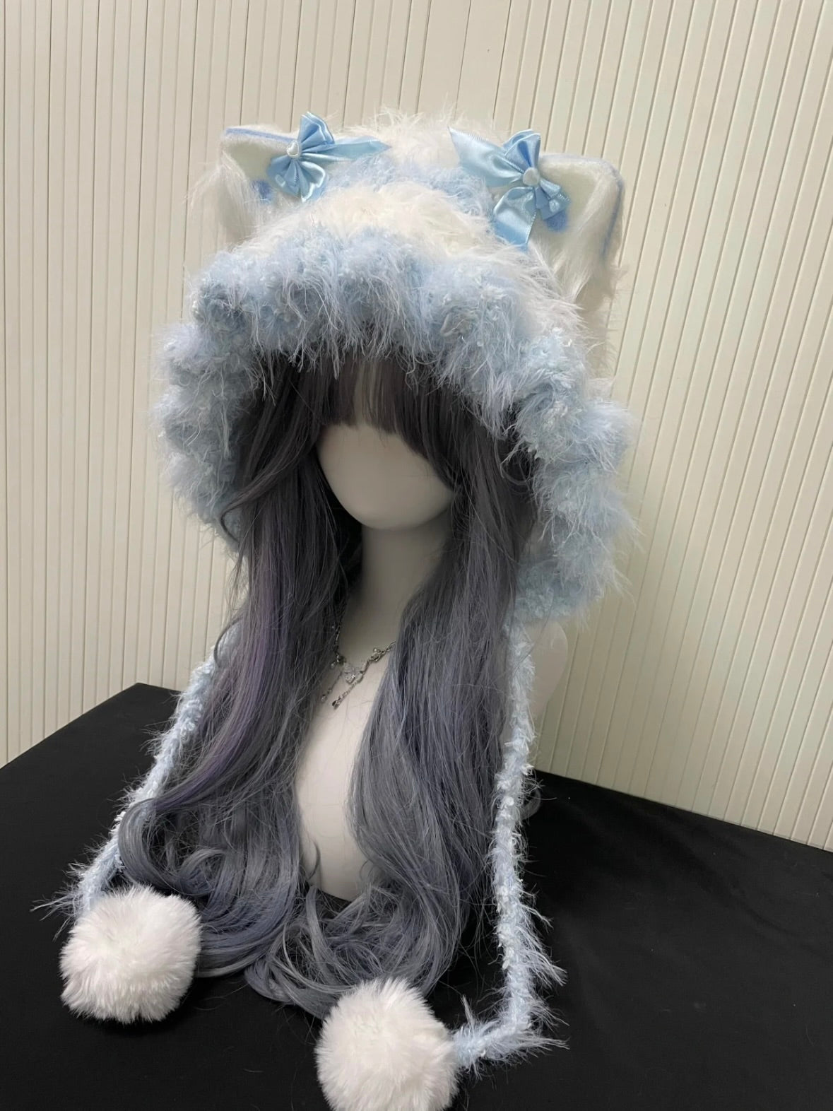 Kawaii Blaue Katzenohren Fellkapuze | Flauschige Pastell Wintermütze mit Pompons | Soft Girl Lolita