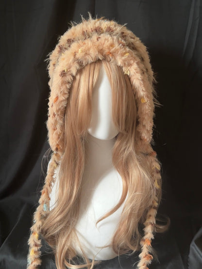 Capuche douillette moelleuse avec tresses – Bonnet fait main beige caramel, Chapeau hivernal en fausse fourrure Kawaii