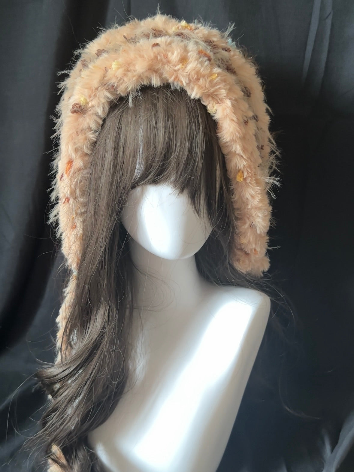 Capuche douillette moelleuse avec tresses – Bonnet fait main beige caramel, Chapeau hivernal en fausse fourrure Kawaii