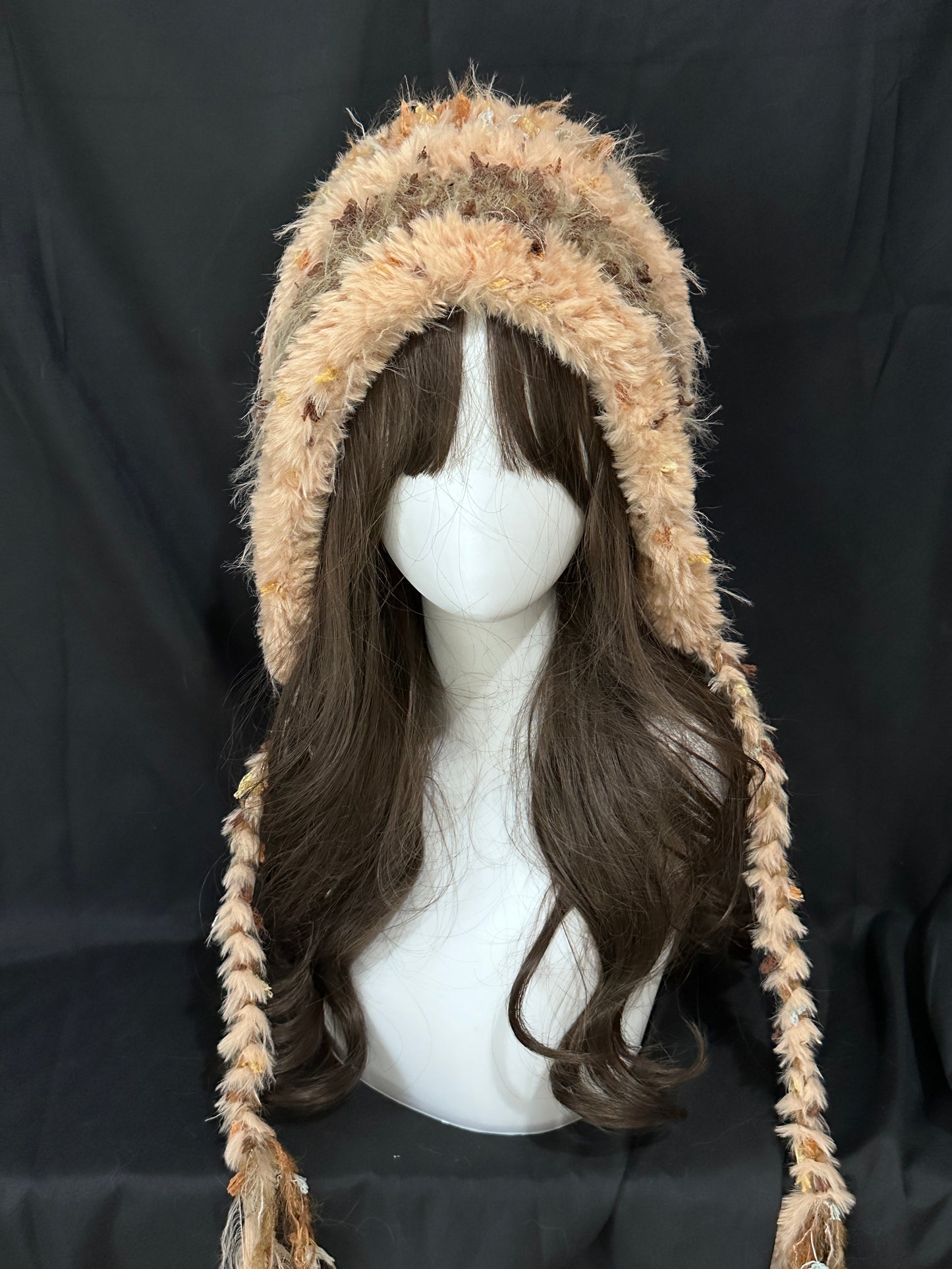 Capuche douillette moelleuse avec tresses – Bonnet fait main beige caramel, Chapeau hivernal en fausse fourrure Kawaii