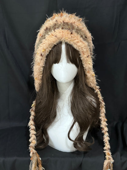 Capuche douillette moelleuse avec tresses – Bonnet fait main beige caramel, Chapeau hivernal en fausse fourrure Kawaii