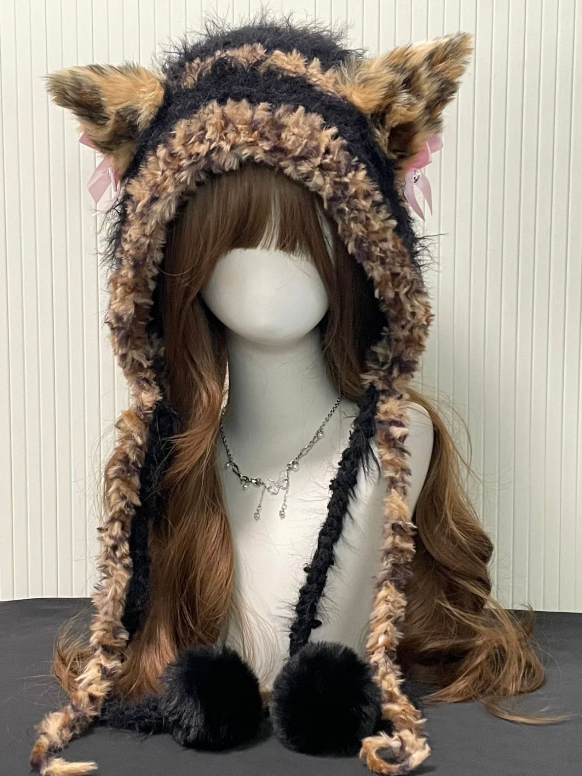 Leopard Wolfsohr-Mütze – Flauschige Häkelmütze mit Tiermuster, kuschelige Kawaii-Wolfshaube