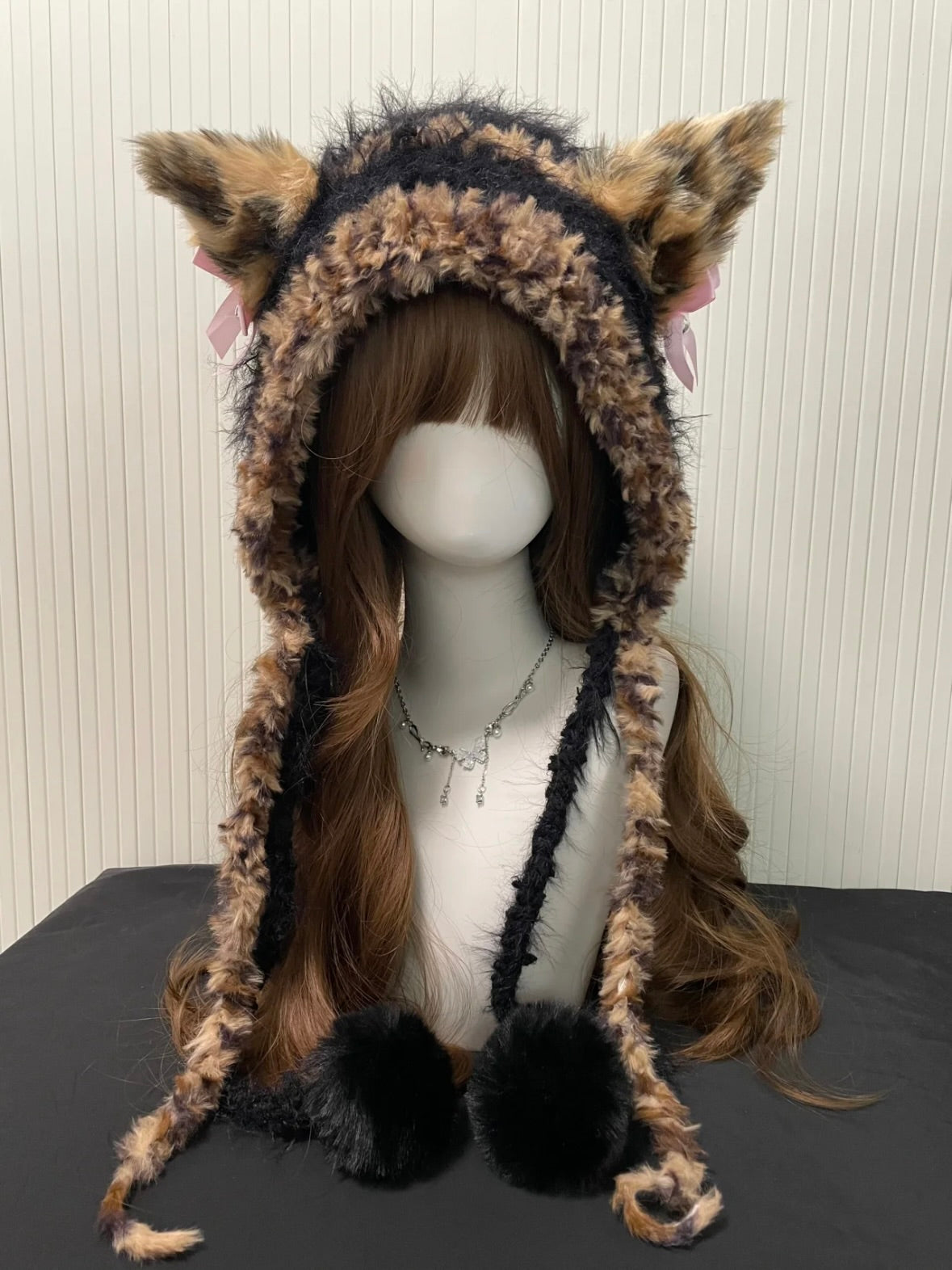 Leopard Wolfsohr-Mütze – Flauschige Häkelmütze mit Tiermuster, kuschelige Kawaii-Wolfshaube