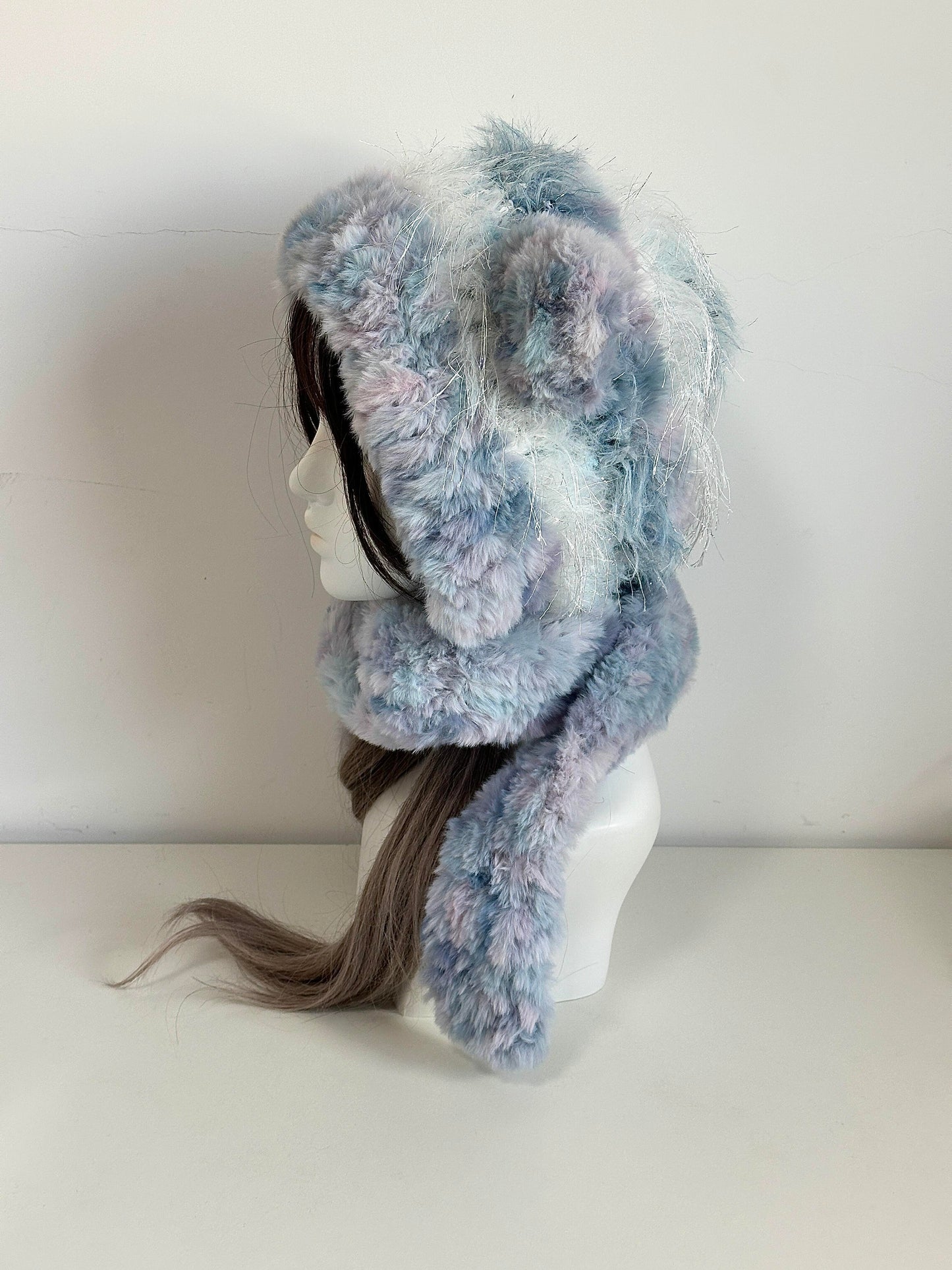 Handgefertigte Kawaii Katzenohren-Kapuze | Blauer flauschiger Plüschhut mit Schal & Bommeln