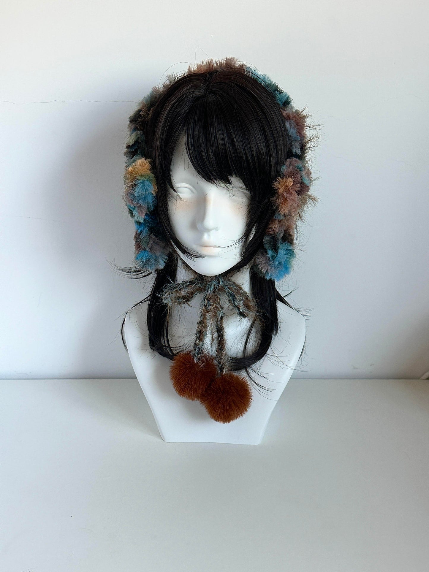 Handgemachte blau-braune Stern-Ohrenschützer, gehäkelte Plüsch-Ohrenwärmer im Vintage-Stil