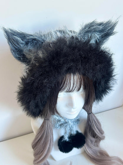 Fuchs-Ohren-Kapuze, handgemachte gehäkelte Fuchshaube, minimalistische Tierhaube in kühlen Farbtönen