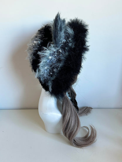 Fuchs-Ohren-Kapuze, handgemachte gehäkelte Fuchshaube, minimalistische Tierhaube in kühlen Farbtönen