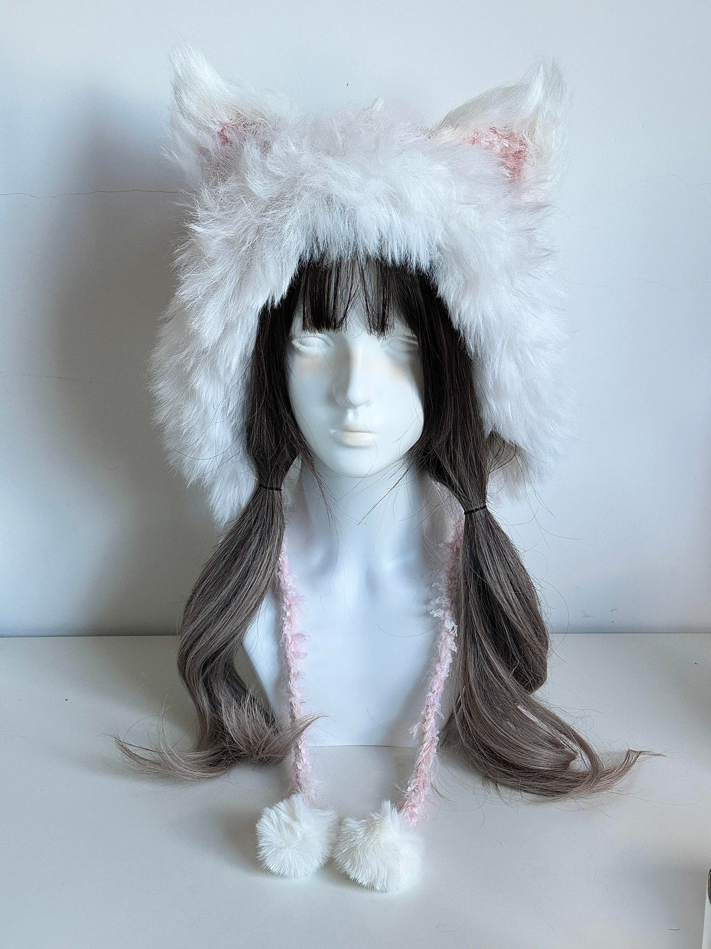 Kapuze mit Fuchsohren in Pink Mist, handgefertigte Häkel-Fuchskapuze, weiche Pastell Tier Wintermütze