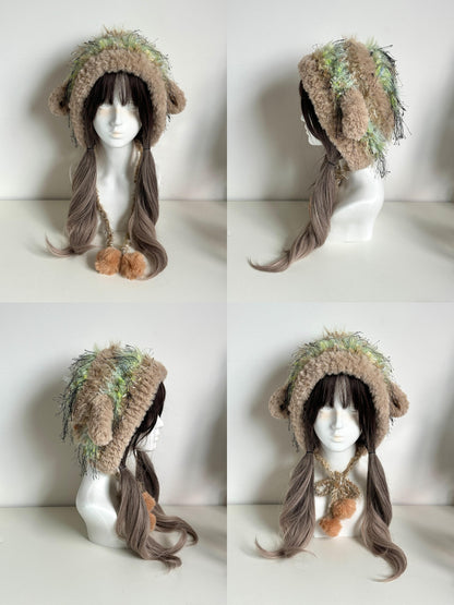 Beanie mit Lammfellohren und Ästen – Handgestrickte Mütze in Erdtönen