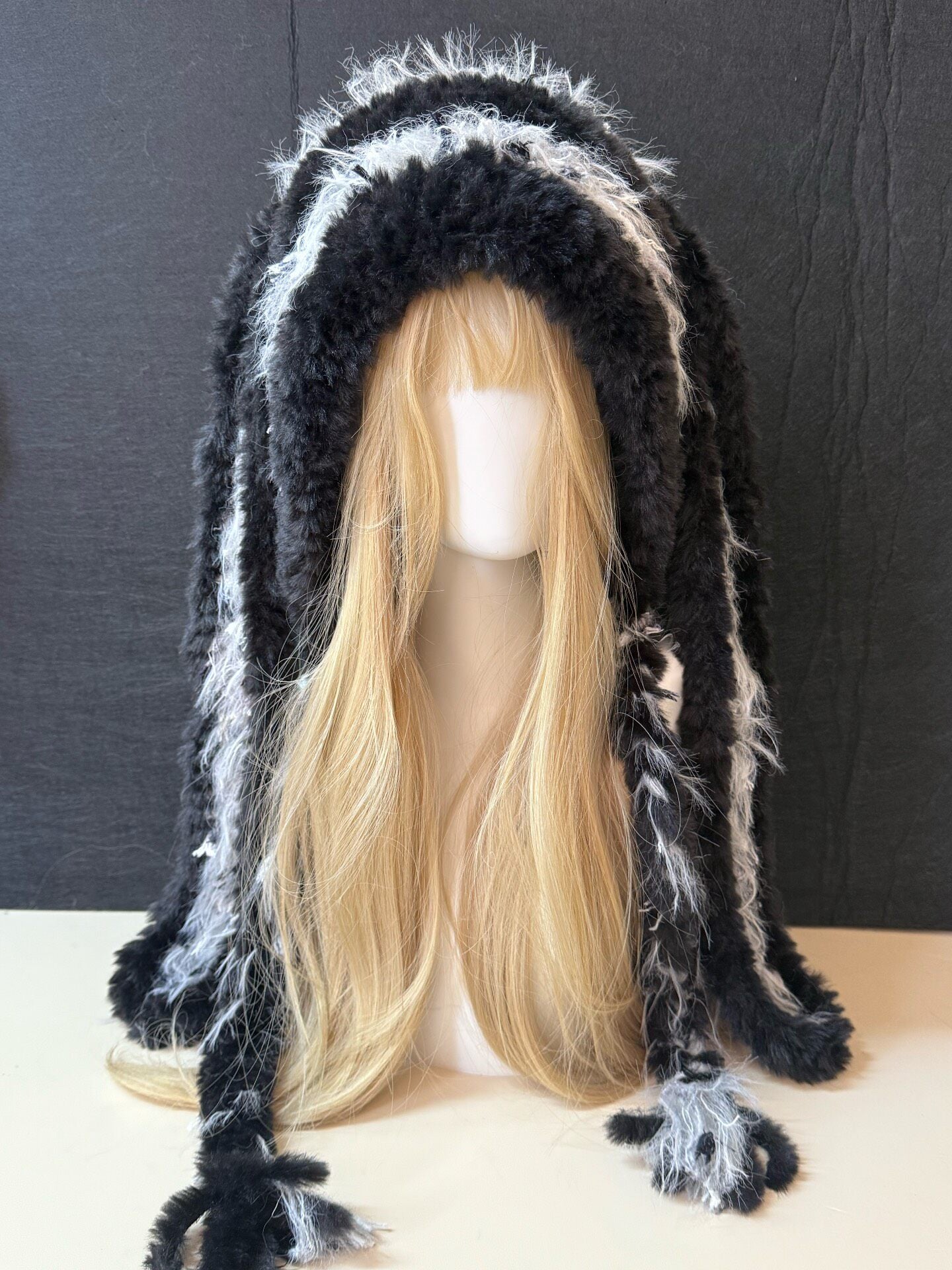Capuche de lapin bleu et blanc, Chapeau d'hiver lapin kawaii, Écharpe-capuche en fausse fourrure douce faite main