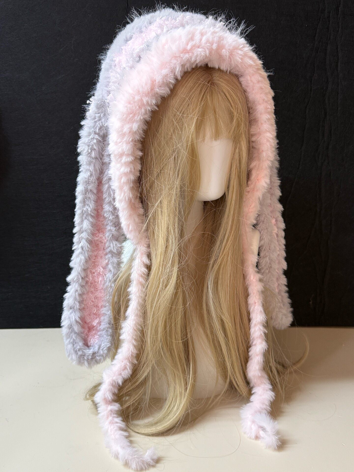 Capuche grise rose à oreilles de lapin, Chapeau de lapin mignon Kawaii, Cagoule écharpe douce faite à la main en fausse fourrure pour l'hiver