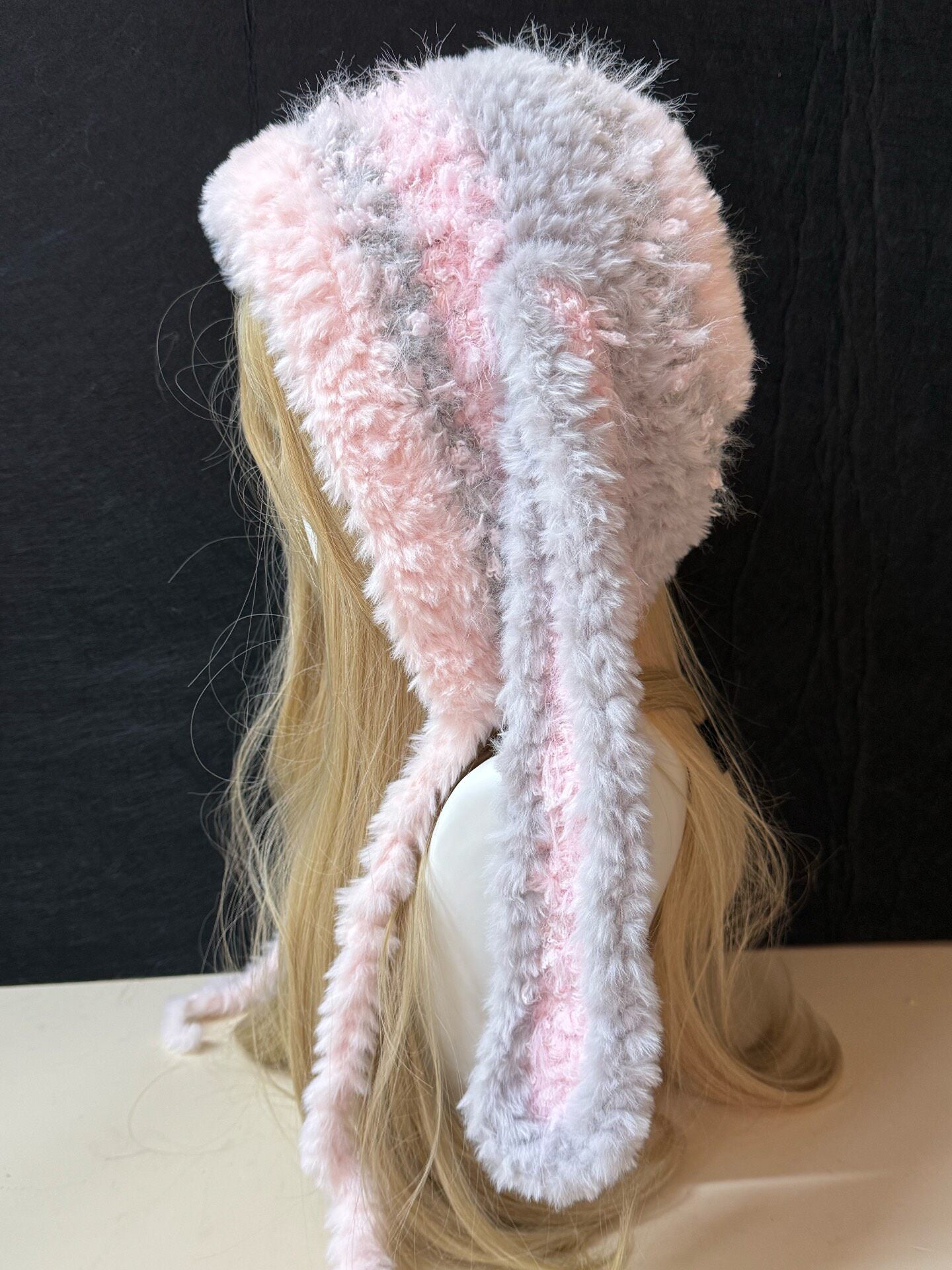 Capuche grise rose à oreilles de lapin, Chapeau de lapin mignon Kawaii, Cagoule écharpe douce faite à la main en fausse fourrure pour l'hiver