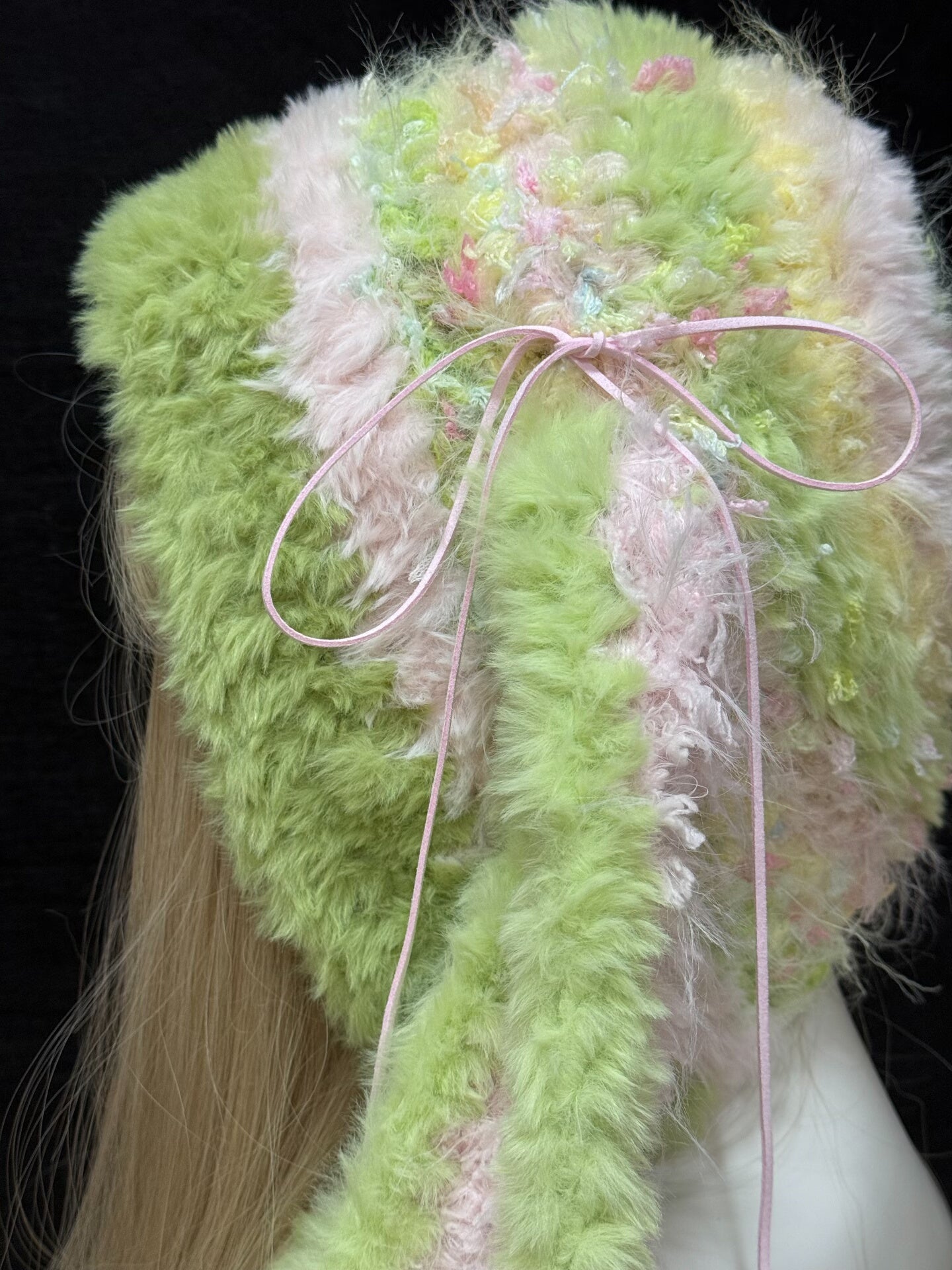 Rosa-Grüne Kapuze mit Hasenohren, Kawaii Plüsch Kaninchen Wintermütze, Weicher Handgemachter Kapuzenschal
