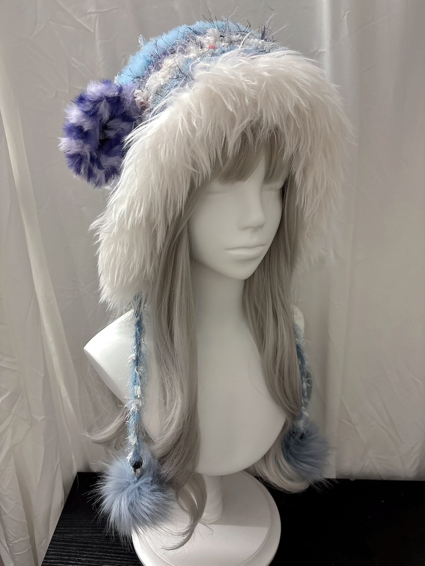 Blau Violette Lammfell-Kapuze mit Schal, Handgemachter Schaf-Kapuzenschal, Weiche Fantasie