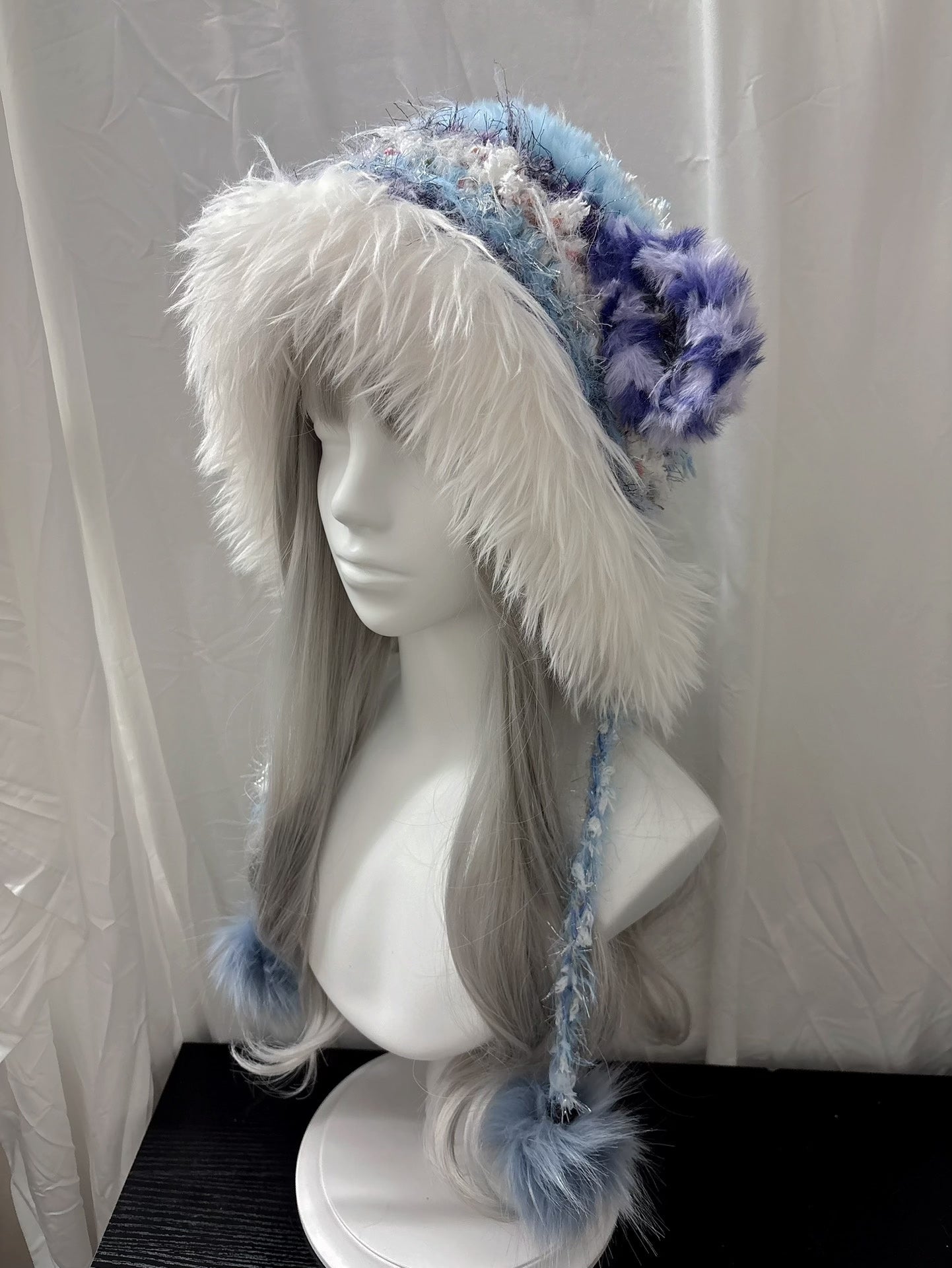 Blau Violette Lammfell-Kapuze mit Schal, Handgemachter Schaf-Kapuzenschal, Weiche Fantasie