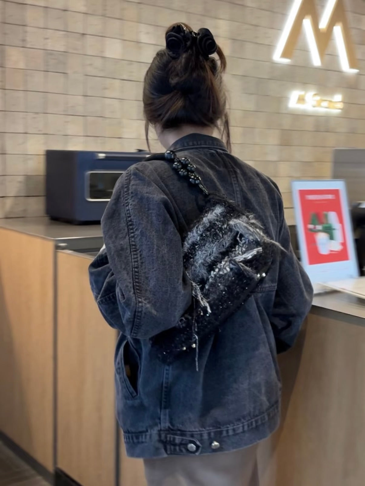 Handgemachte gehäkelte Tasche aus handgesponnenem Garn, handgefertigte Umhängetasche, gehäkelte Crossbody-Tasche