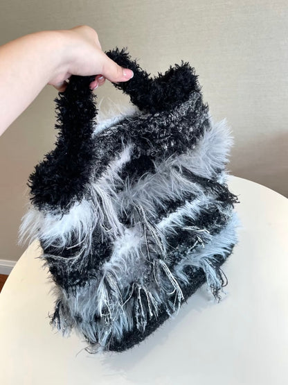 Handgemachte gehäkelte Tasche aus handgesponnenem Garn, handgefertigte Umhängetasche, gehäkelte Crossbody-Tasche