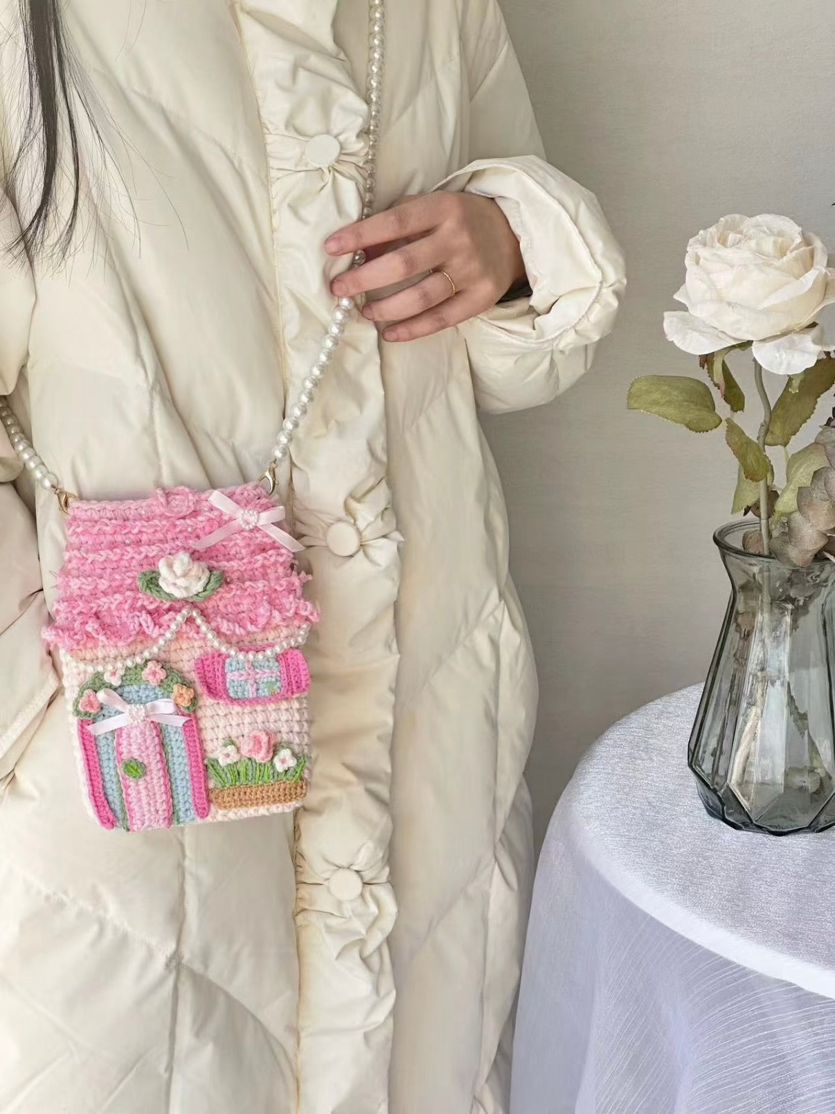 Gehäkelte Erdbeer-Handytasche, rosa Cottage-Handytasche, niedliche gehäkelte Umhängetasche